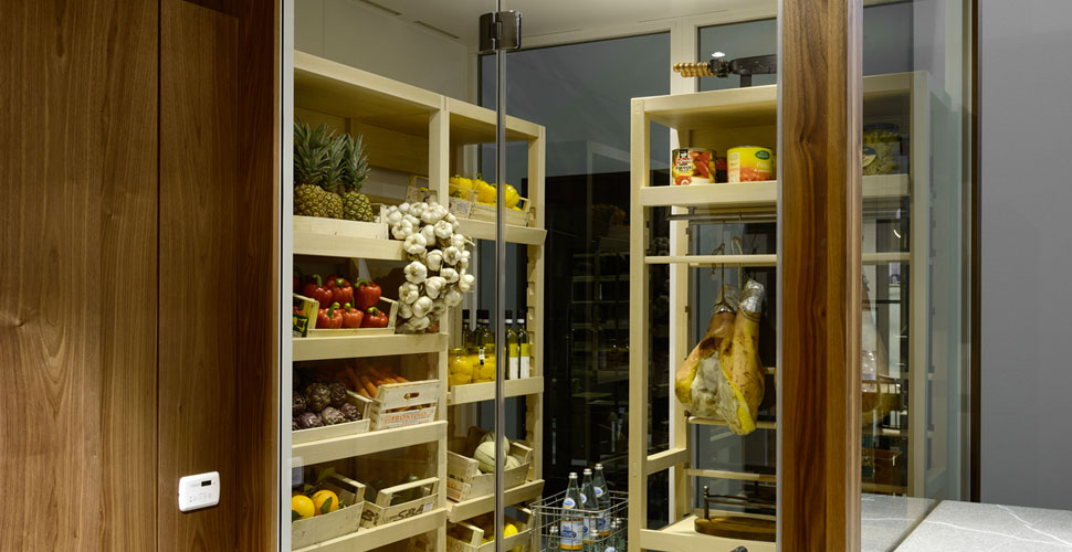 La Cantina glass door detail